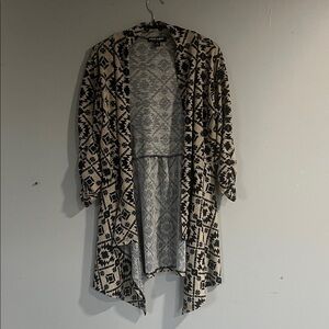 About A Girl Geometric Open Front Cardigan in Black and Cream Medium